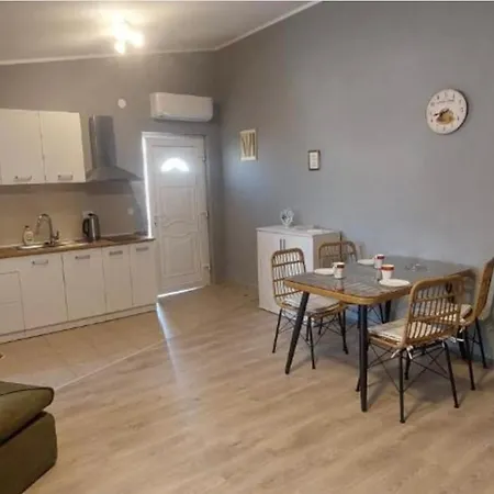 Well Bee Oase Apartman Vir